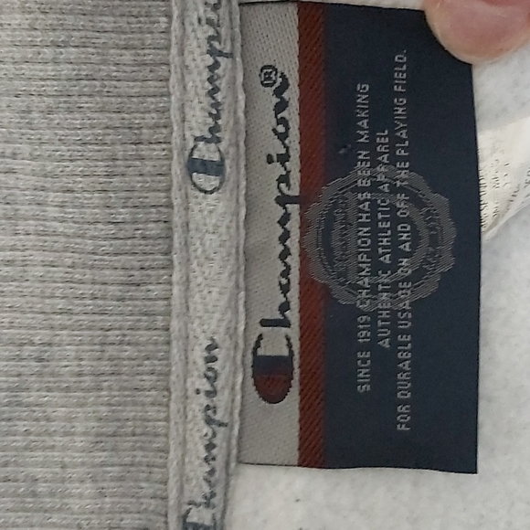 Champion zip up - Picture 2 of 4